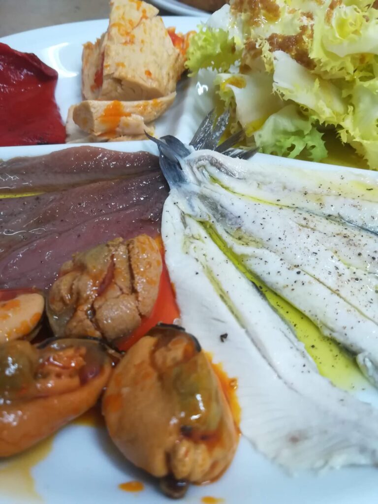 anchoas, boquerones y mejillones