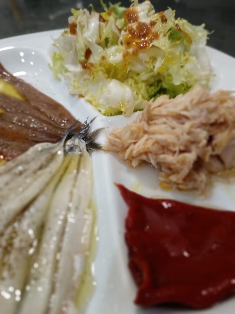 pimientos con boquerones y anchoas